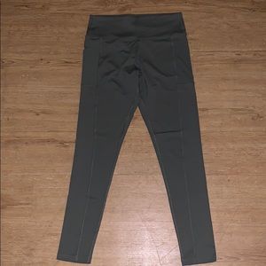 Olive green leggings with pockets